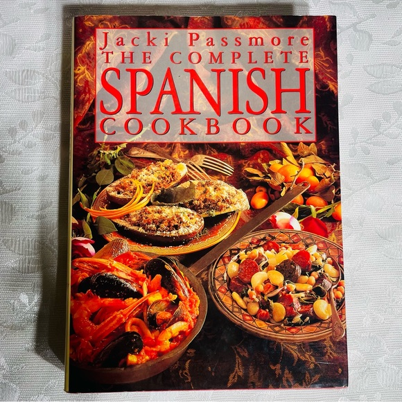 Cookbook The Complete Spanish cookbook Jacki Passmore HCDJ 90’s in English - Picture 1 of 7